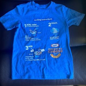 EUC kids 4/5 Kraft Mac and cheese shirt.